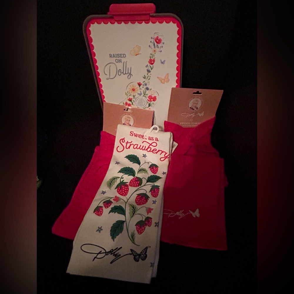 Dolly Parton Kitchen Snack Box Dish Towels Lot